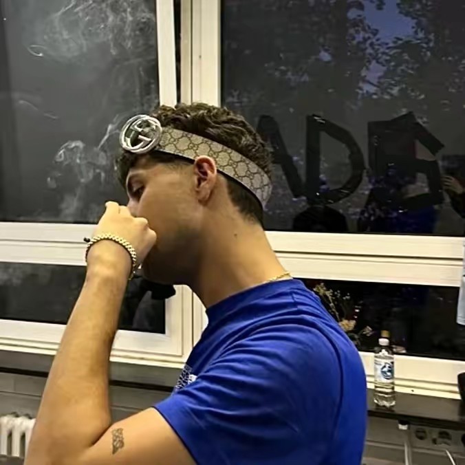 𝔰𝔢𝔩𝔦𝔫𝔢 💞