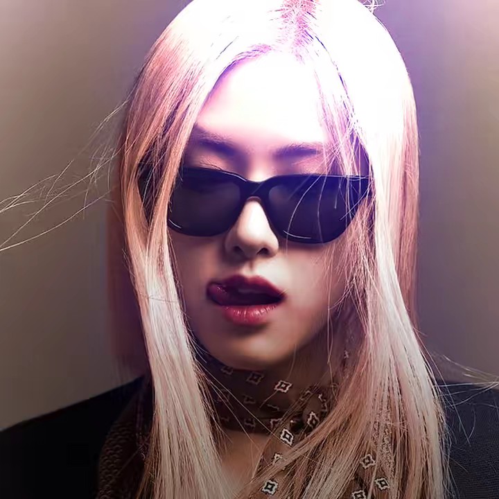 💌 :: 𝘳𝘰𝘴𝘦𝘢𝘯𝘯𝘦