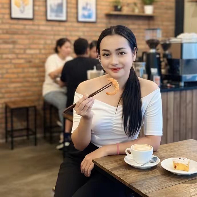 เมษา👩🏼‍🏫