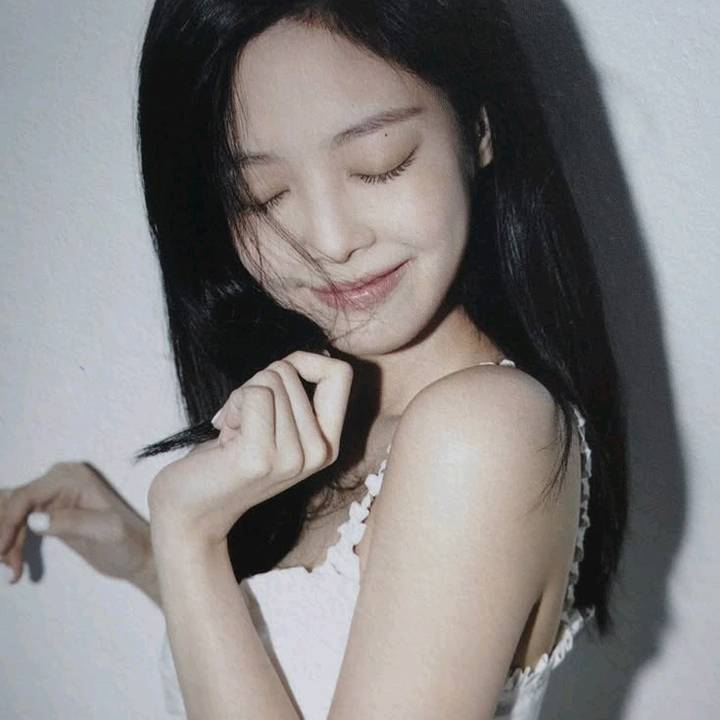 ˙ ๑ ﻌ  𝓐nna 𝓛uzིྀ  : ˙ •