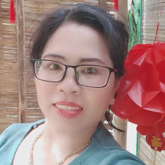 linh 🌻🌻🌻🌻86