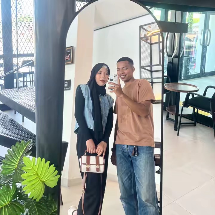 สิบเอ็ด สิงหา💐🫶🏻