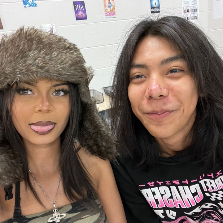 Weirdroyaltyxxxhttps.com