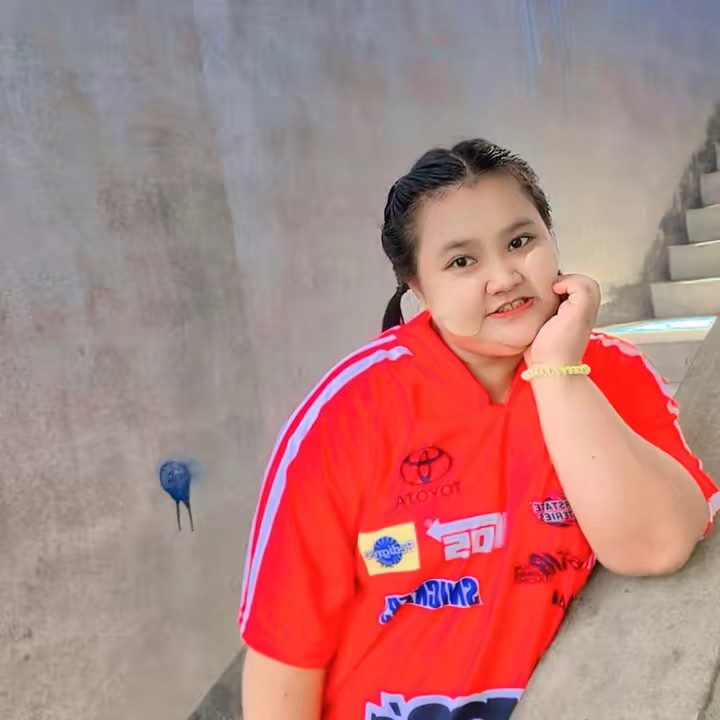 🍀💦Nam Thip💦🍀(ဝက်ခလေး)🐷