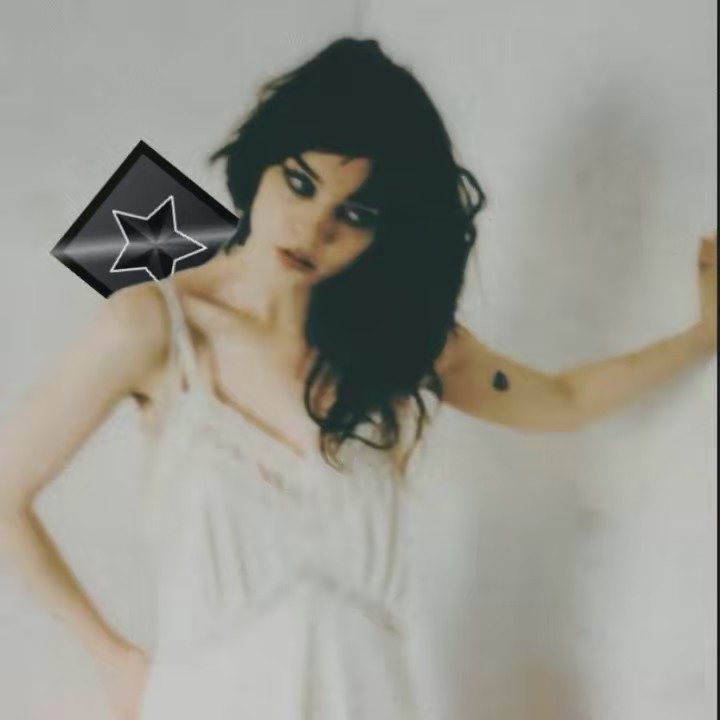 𝑴𝒂𝒊𝒔𝒊𝒆🧟‍♀️ ᖭི༏ᖫྀ