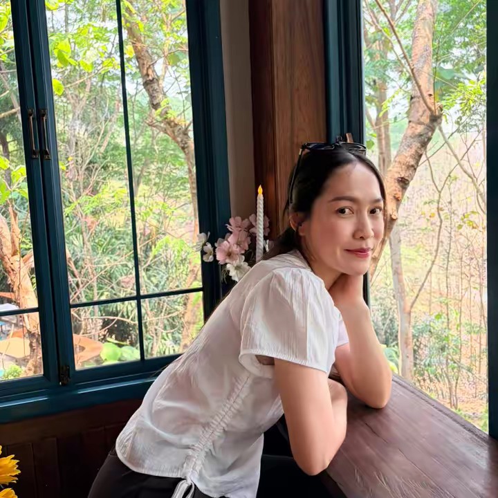 เม มีสุข