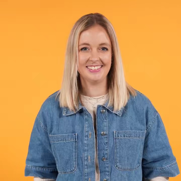 chiara 🌙  books & politics