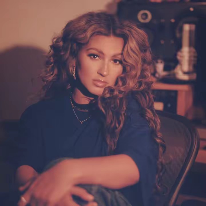 tori kelly