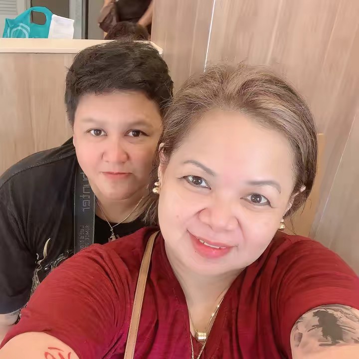 エルリ👩‍❤️‍💋‍👩🌈