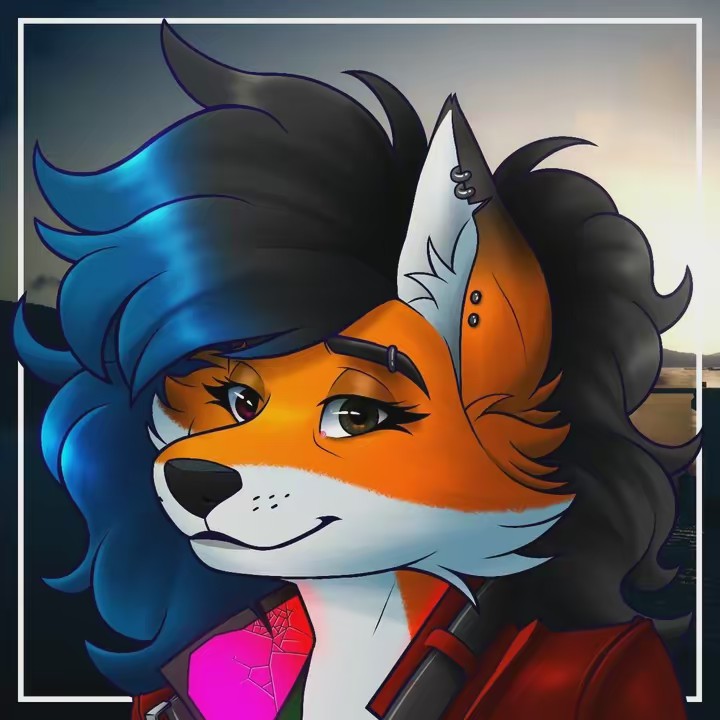 Lucy_Foxyy 🏳️‍⚧️