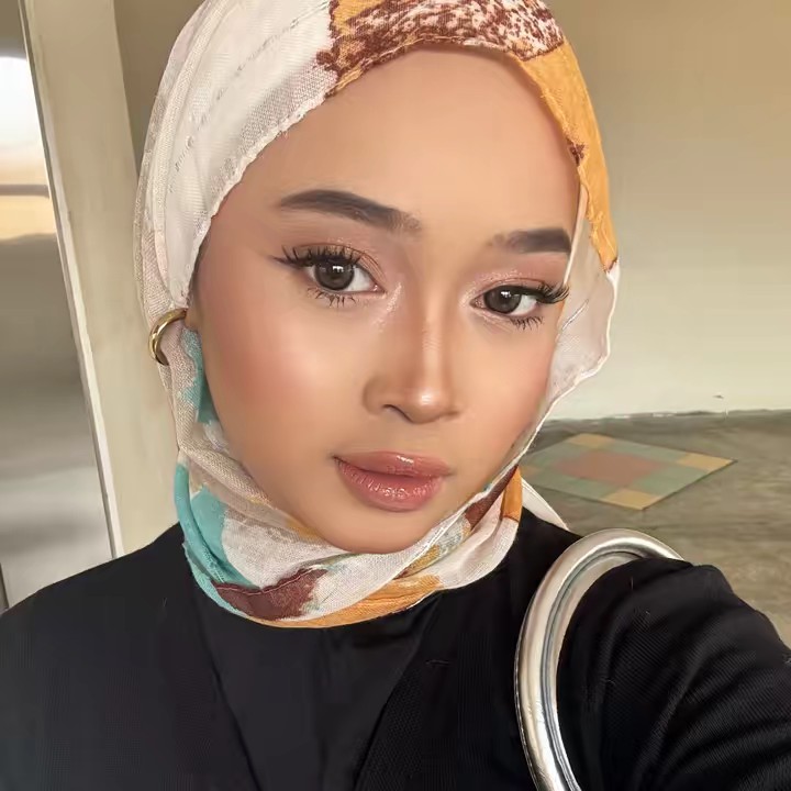 nafisazamri