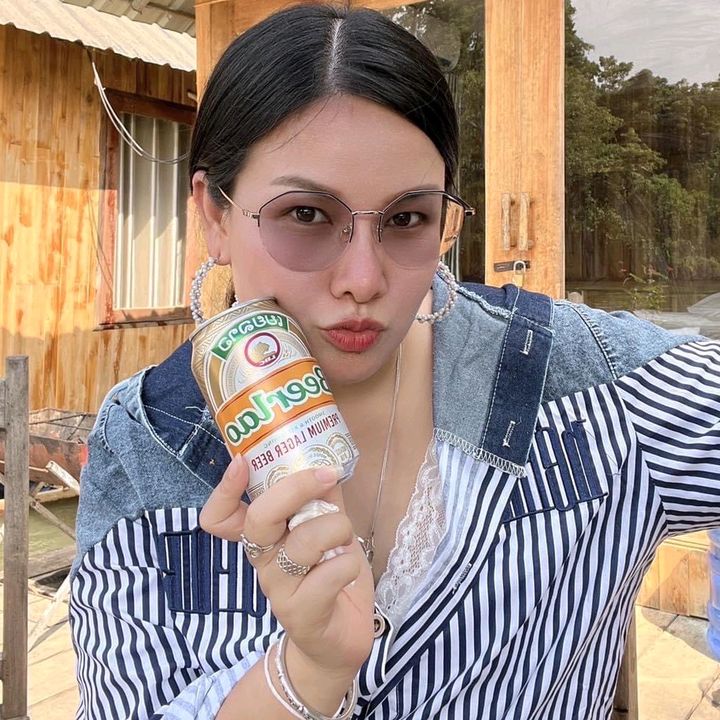 สาวไทย พลัดถิ่น