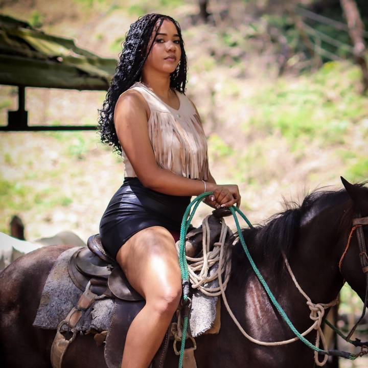 𝑺𝒂𝒏𝒕𝒂 𝑽𝒂𝒍𝒆𝒏𝒕𝒊𝒏a