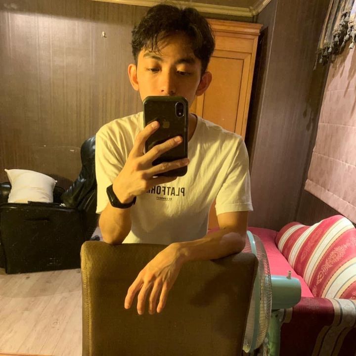 我們都是  浩瀚宇宙中的一顆塵埃