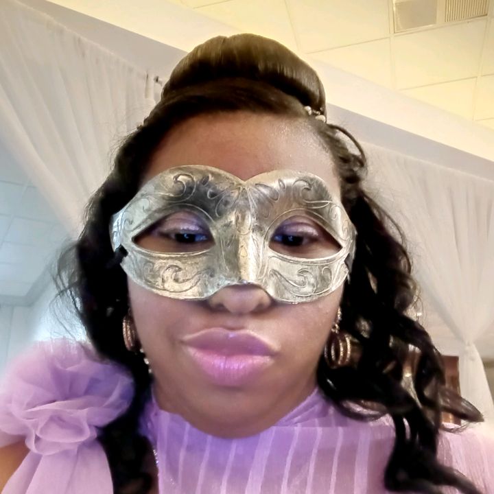 👑queen jahcare white 👑