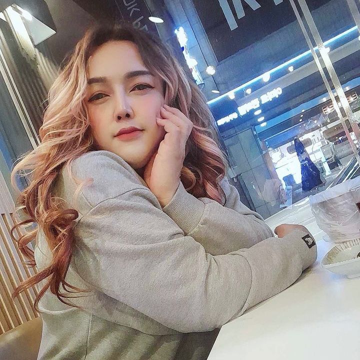 *.✧ 𝑳𝒖𝒙 𝑺𝒘𝒆𝒂𝒕𝒆𝒓 ✧.*