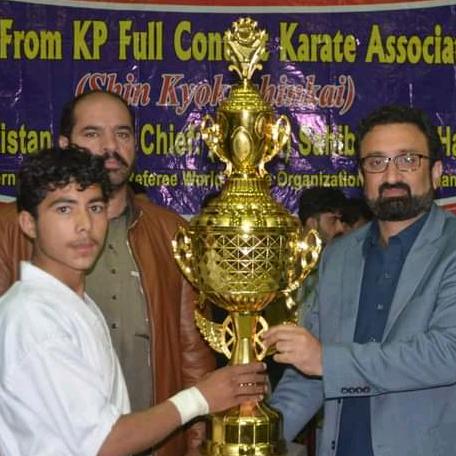 《♤Âñås☆Ålâm♤》《TheWolf》 🐺