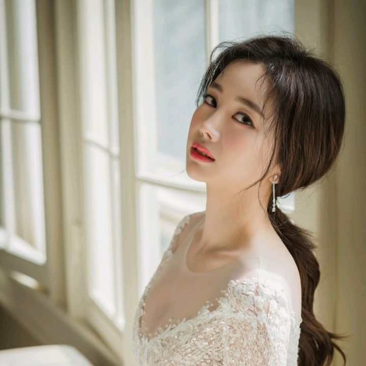 한소영(韩素英)