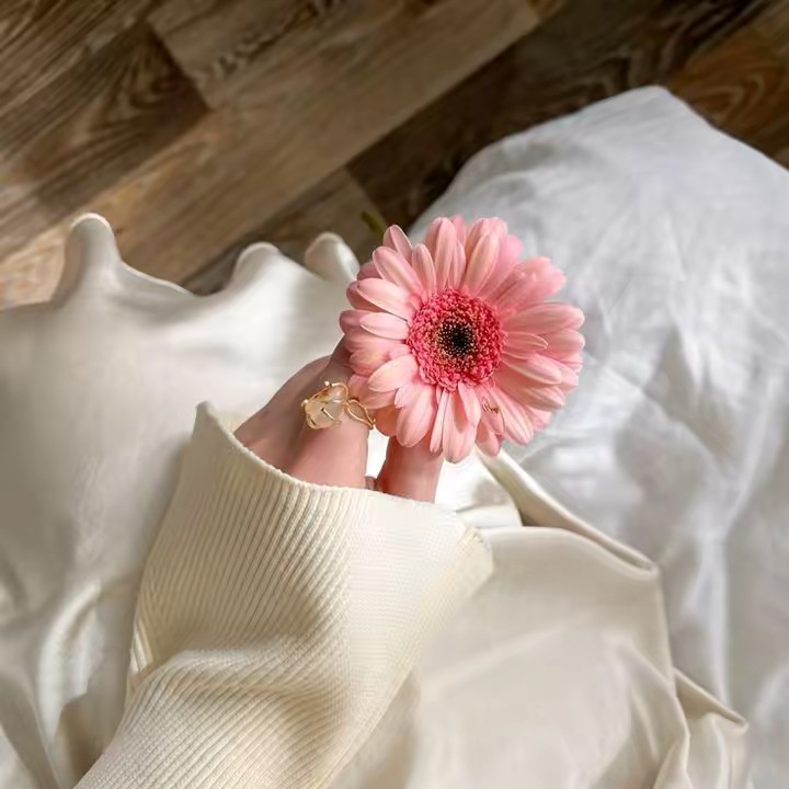 -𝙿𝔦𝚗𝚔𝚢.𝚠𝚑𝔦𝚝𝚎