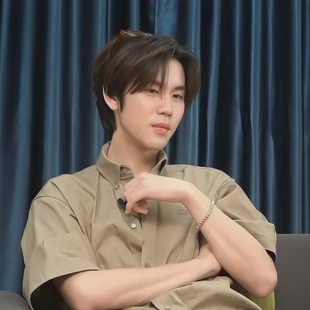 ปอลอปิ่นลี่ .