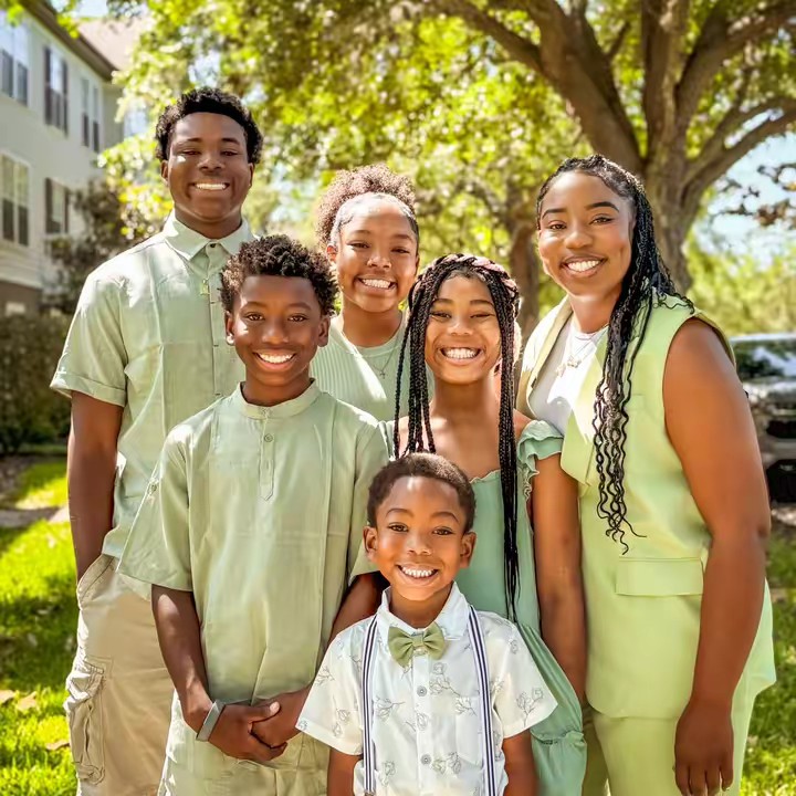 Ariel B. | Single Mom of 5