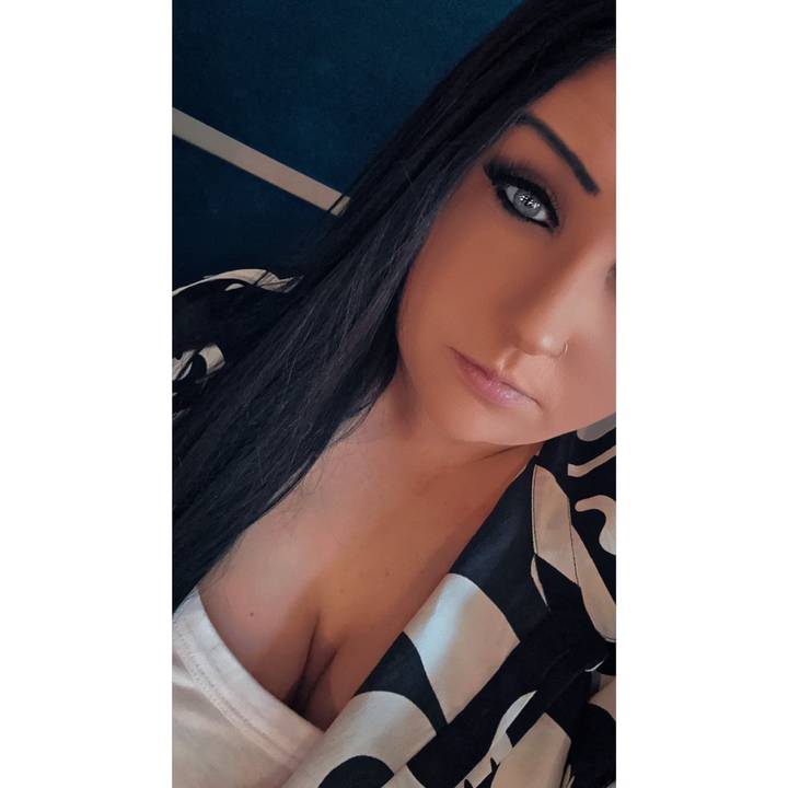 ɪᴛ’ꜱ ꜱʜᴀʀɴɪ ʙᴀʙʏʏ 💋 🍁