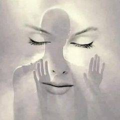 Laurence Lilou Flores