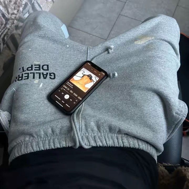 𝑭𝒓𝒊𝒛𝒛.𝒅𝒑🌪️