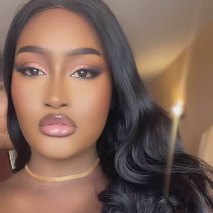 This girl 🍯🌼🍫