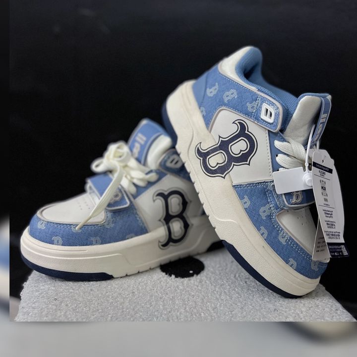 Nghiện Giày Sneaker