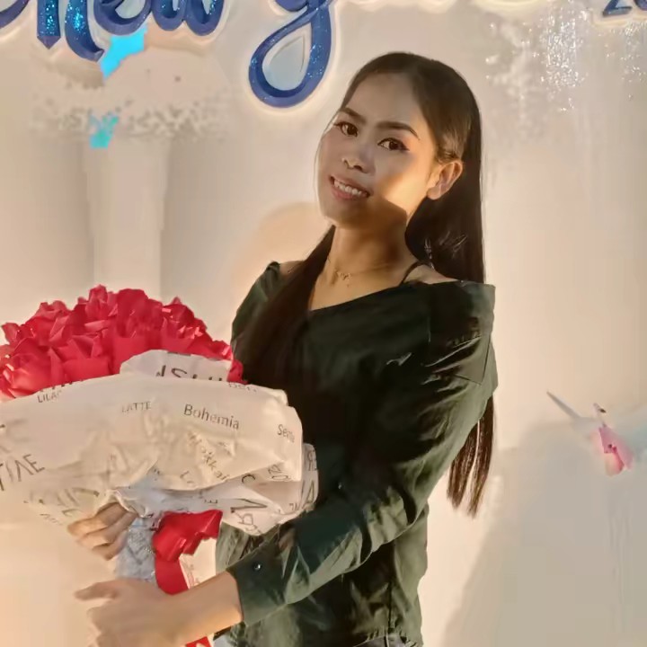 ស្រីលាភ សម្រស់ធម្មជាតិ