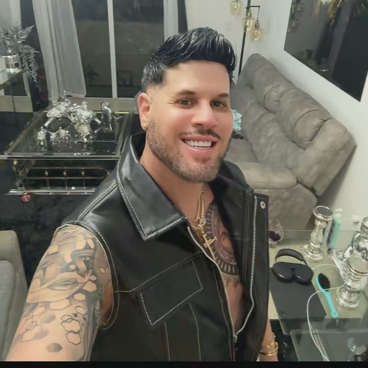 Ivan H Perez Del Pino