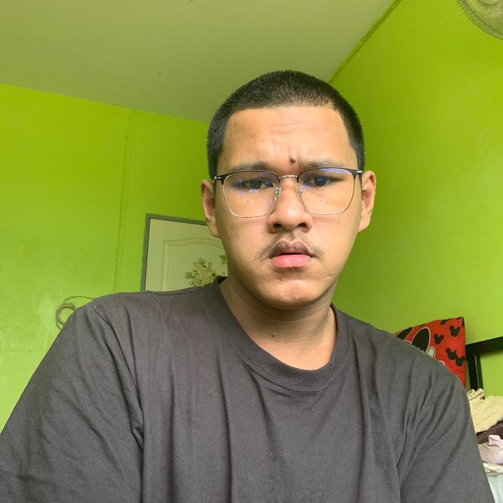 เรียกฉันว่า " คุณกอล์ฟ "