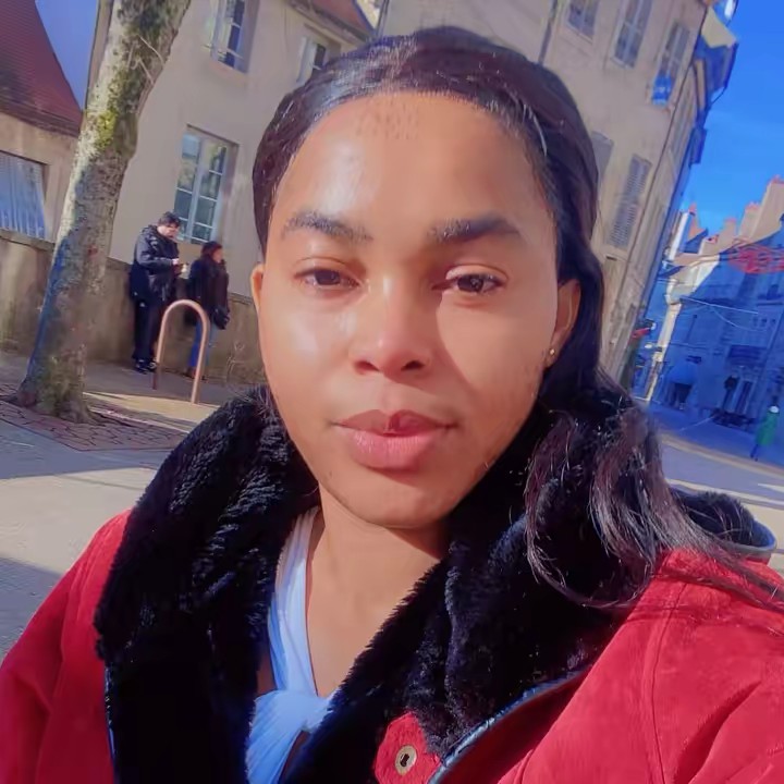 charly-fraise🇬🇳🇫🇷✝️