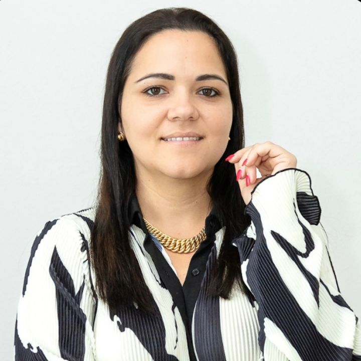 Dainy Granes | Business Woman