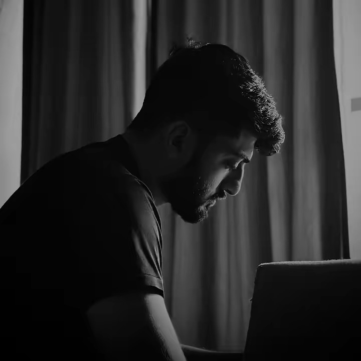 HASNAIN ARIF AWAN 🇬🇧🇵🇰🌎