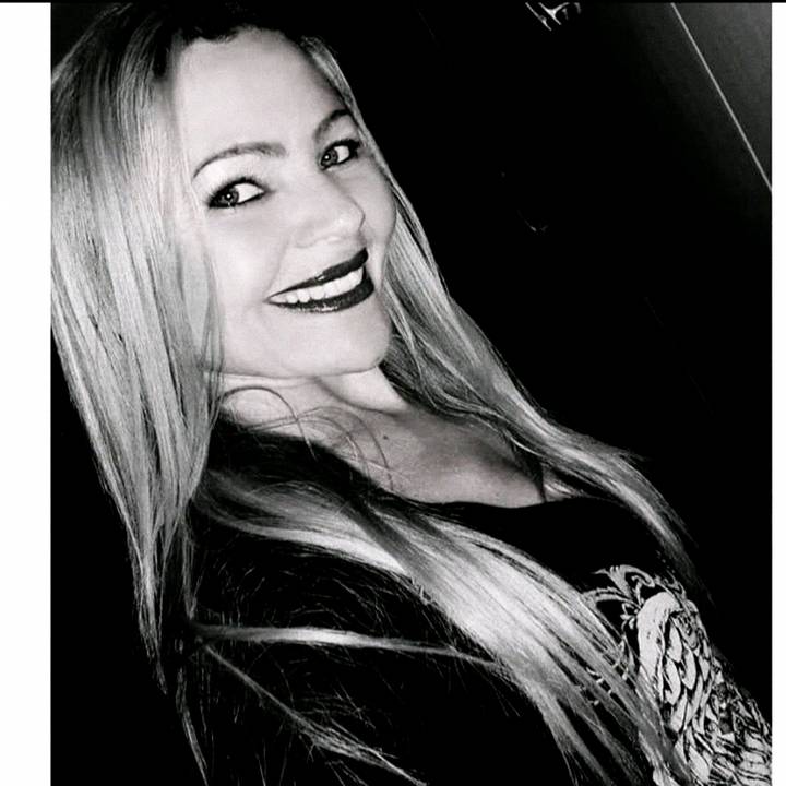 Mari e seus gatos 😻