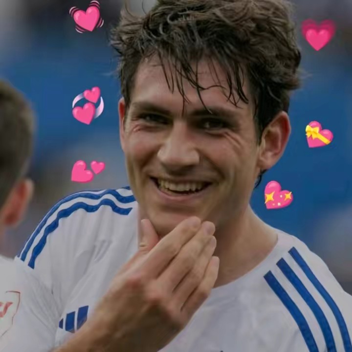 𝑭𝒂𝒏𝒔 𝑰𝒗𝒂𝒏 𝑨𝒛𝒐𝒏