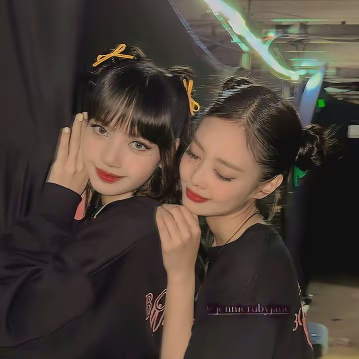 jennlisa mi religión amén 😽🙌