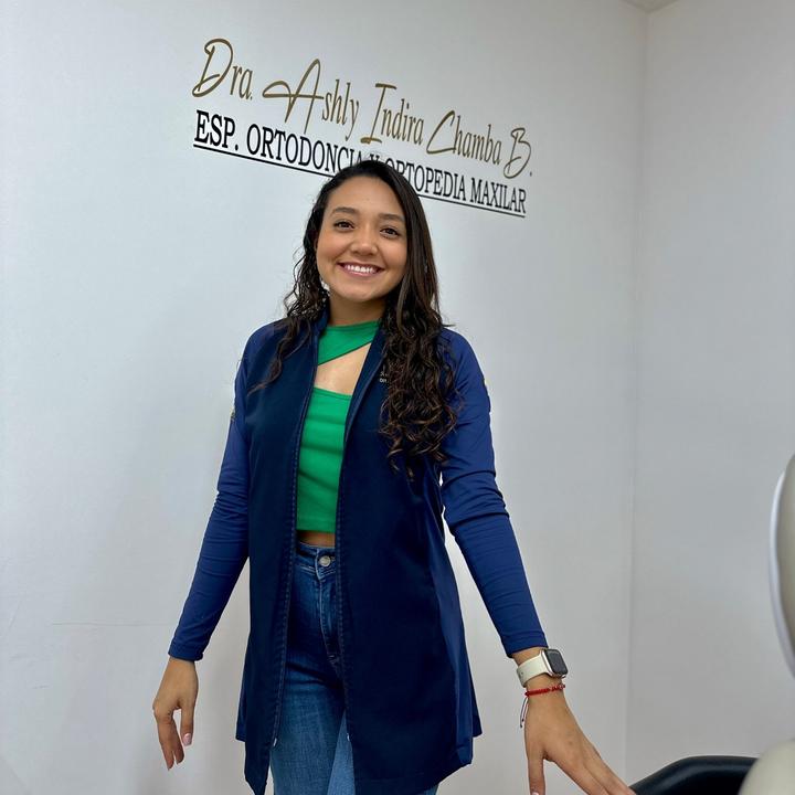 Odontóloga Ashly Chamba B