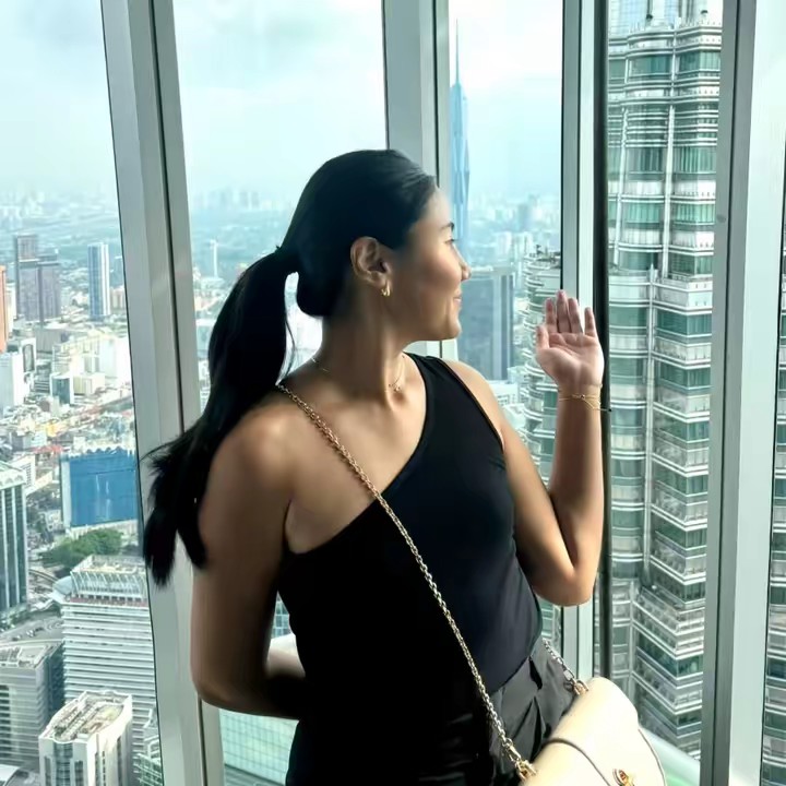 พลอย.สิริ