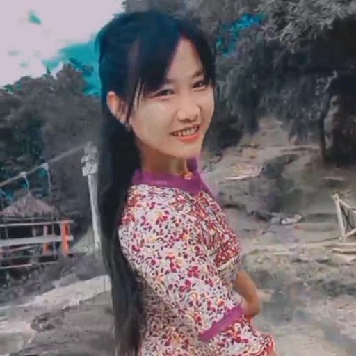 🌸mî ýû🌸(ရွှေလှေသူလေး)