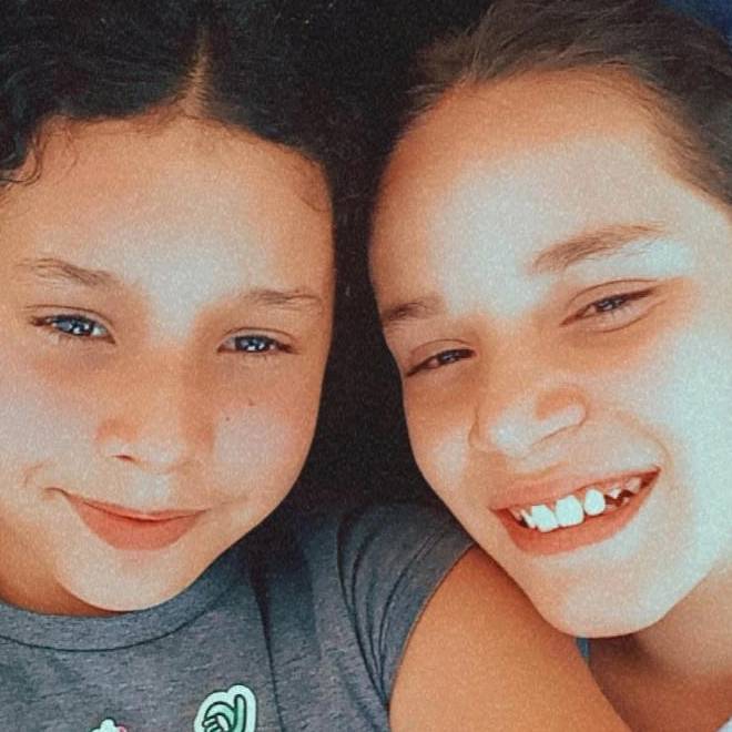 Sophia Flores e de artistas