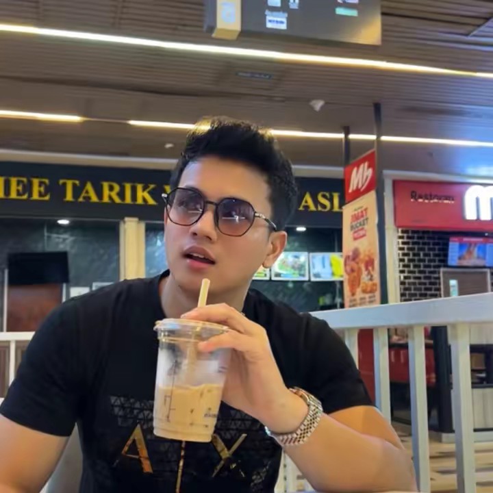 AWEK TUDUNG MELAYU🔞