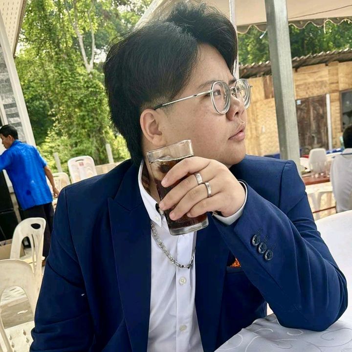 เพชร (ເພັດ)