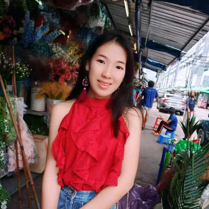 ใบหม่อน•-•