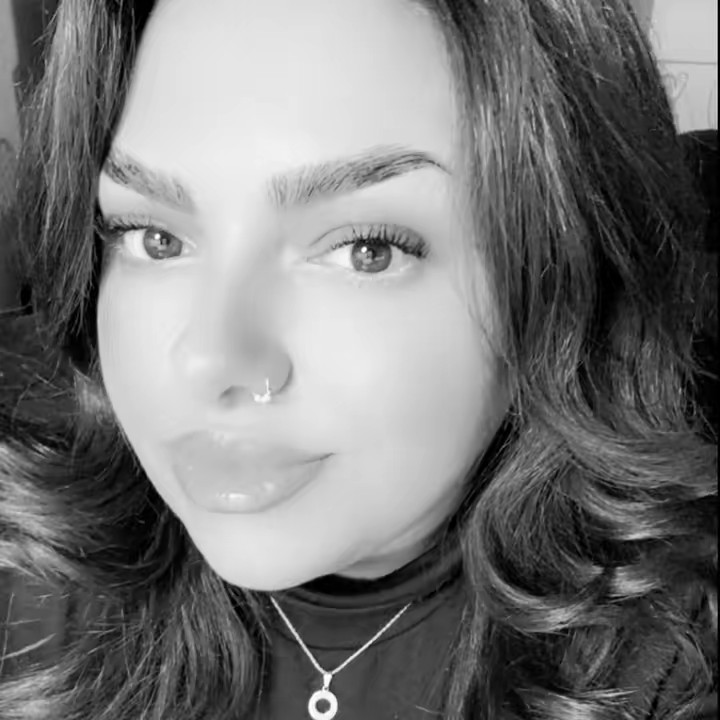 sarah 🇵🇸🖤🪩✨