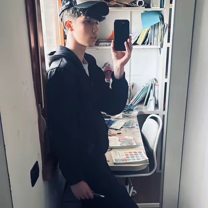 𝐵𝐸𝒩𝐸𝒟𝐸𝒯𝒯𝒪