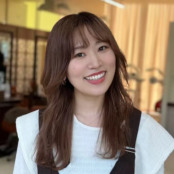 美容室の受付で店長してます。