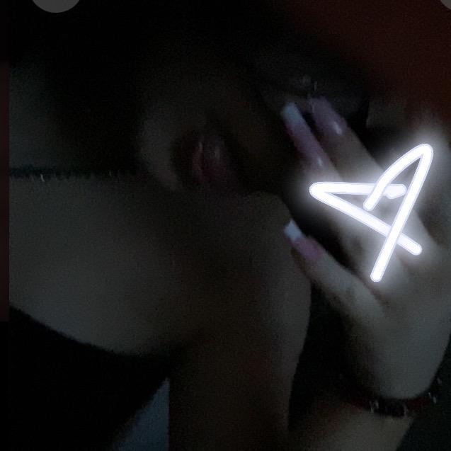 𝐁𝐑𝐄 👩‍❤️‍💋‍👩